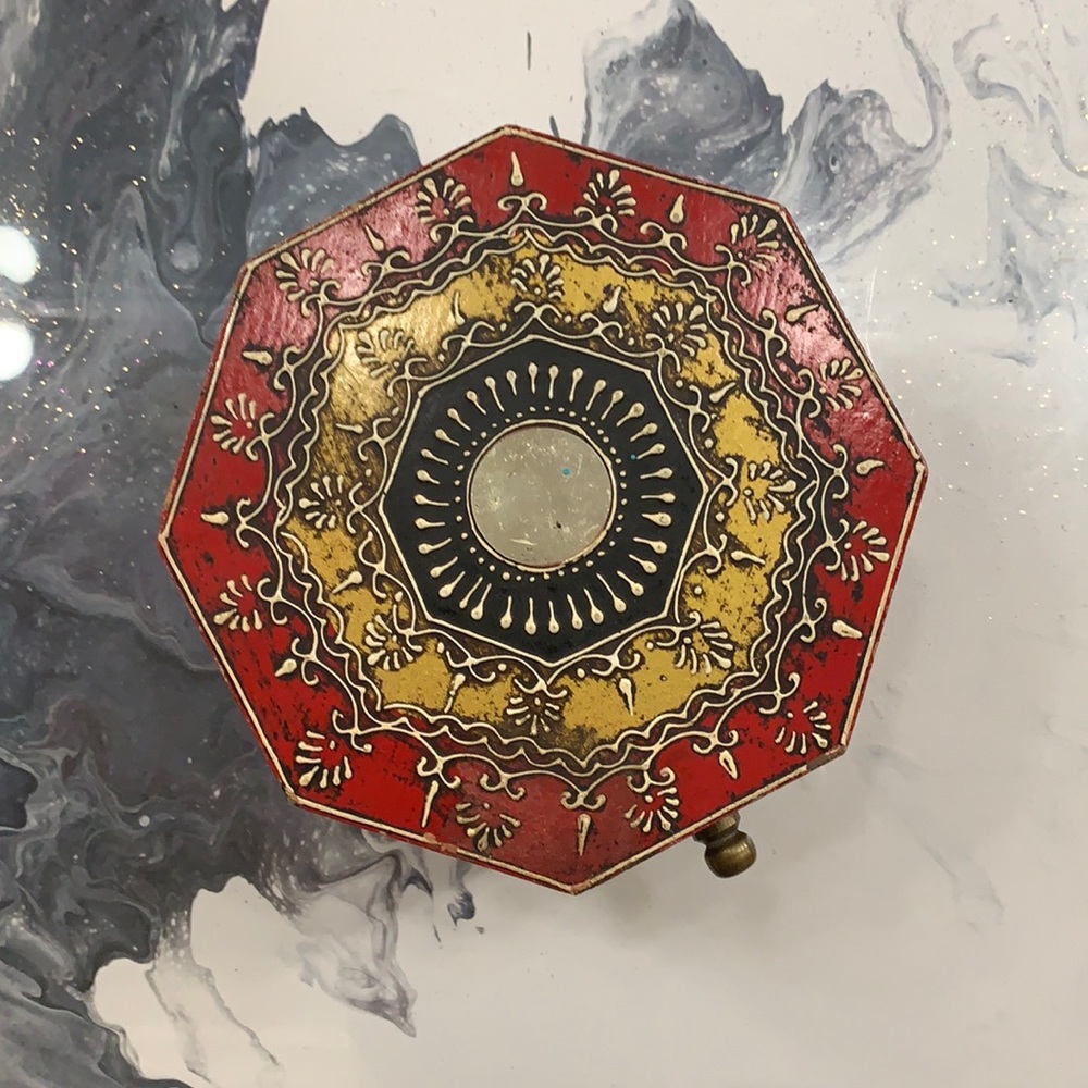 Keepsake box